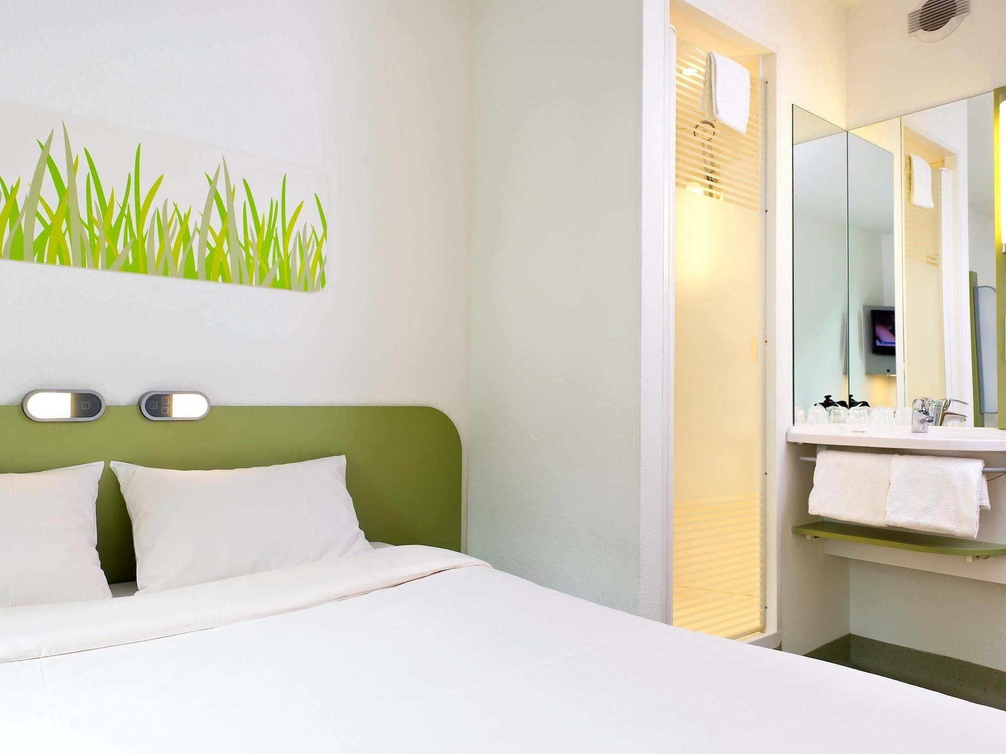 Hotel Ibis Budget Aix Les Bains - Gresy Exterior foto